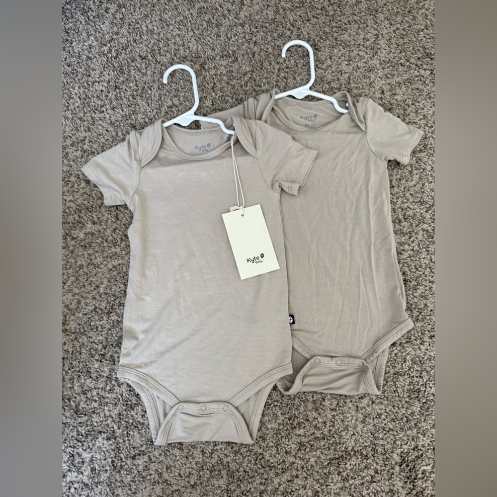 Kyte baby bodysuits